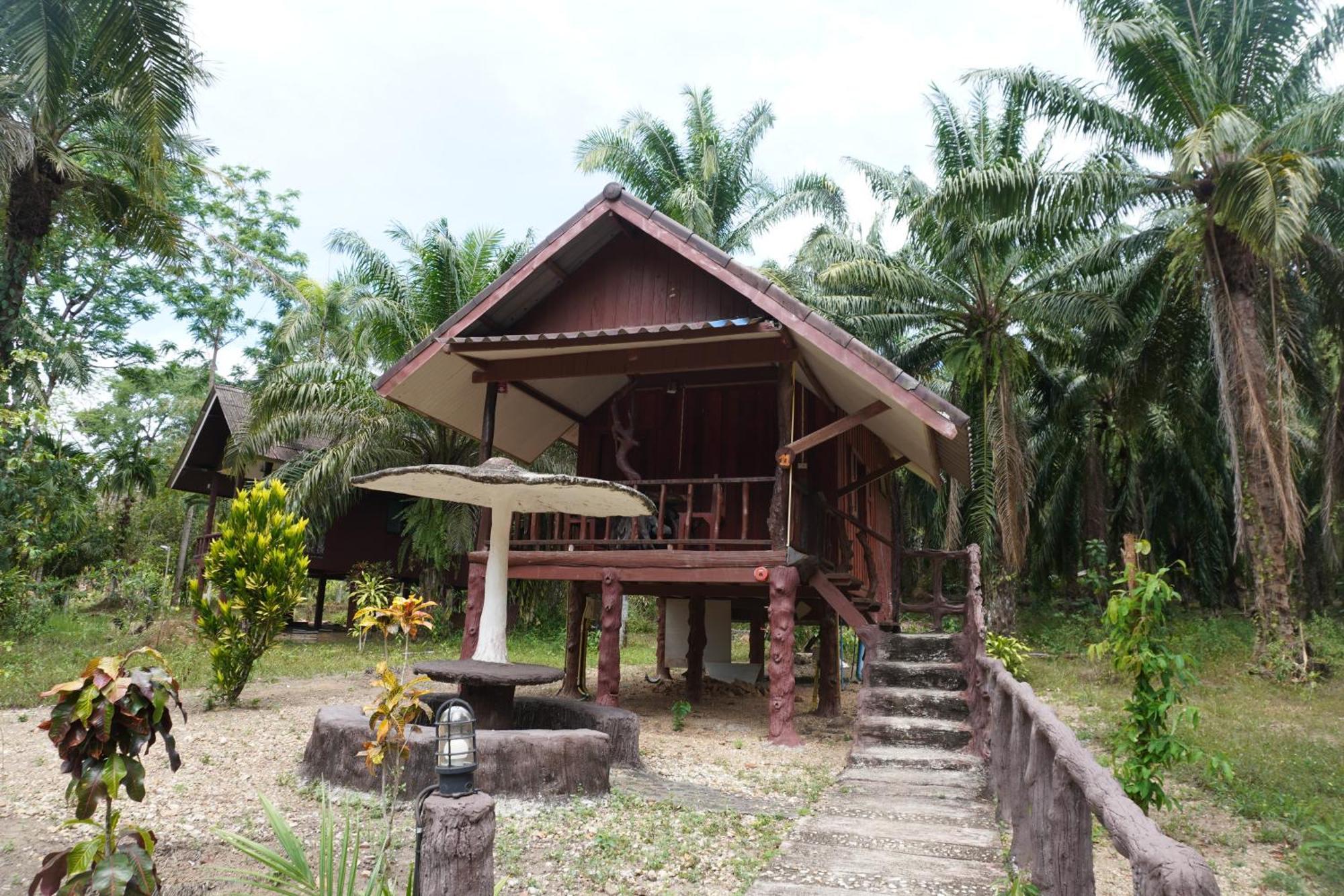 Khao Sok Palmview אתר נופש 2*